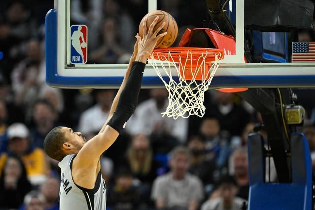 JIUYOU-欧篮联赛程吃紧；圣安东尼奥马刺清晨更衣室发声；气氛紧张；资深球员宣示担当的简单介绍